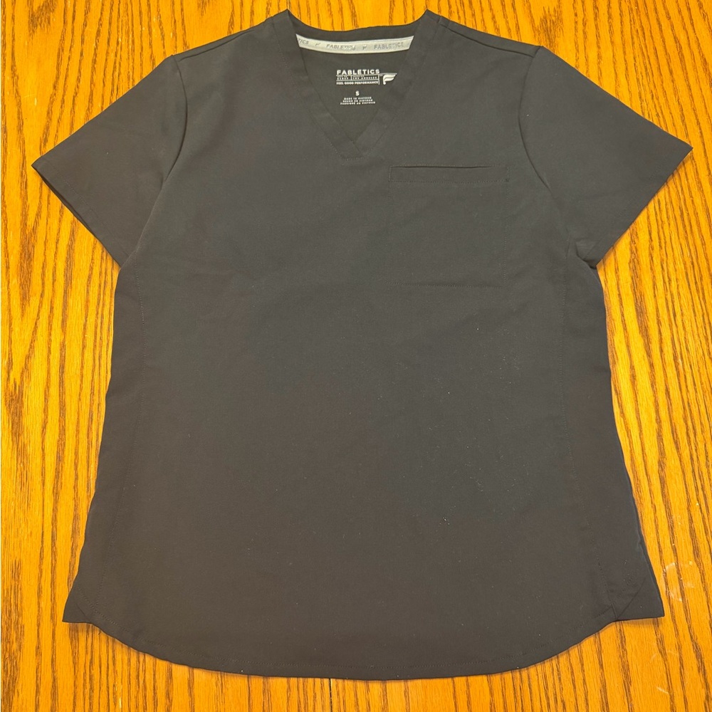 Fabletics Scub Top Size Small One pocket